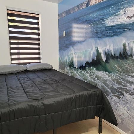 Orangewood & 51Ave Homestay - Not A Hotel Глендейл Екстериор снимка