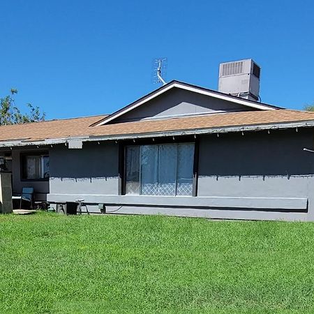 Orangewood & 51Ave Homestay - Not A Hotel Глендейл Екстериор снимка